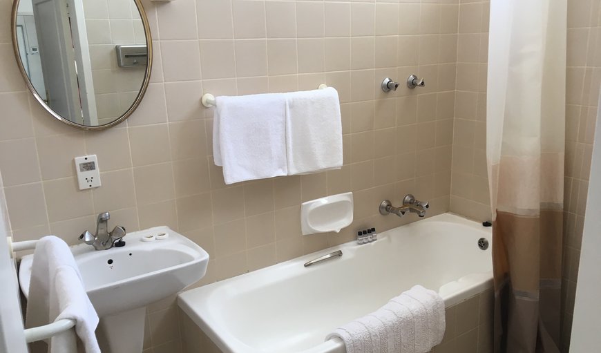 Double room(full bathroom): Double room Bathroom