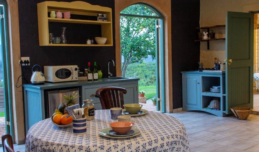 Cottage: Kitchen