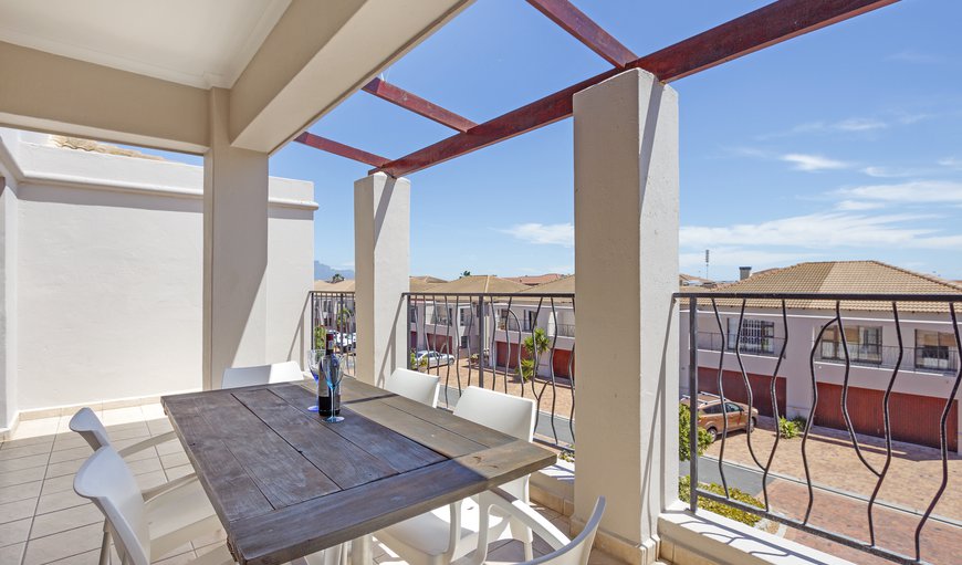 Welcome to 35 Island View in Bloubergstrand, Cape Town, Western Cape, South Africa