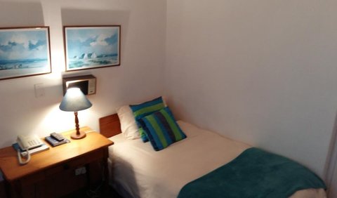 Single Room: Single Room
