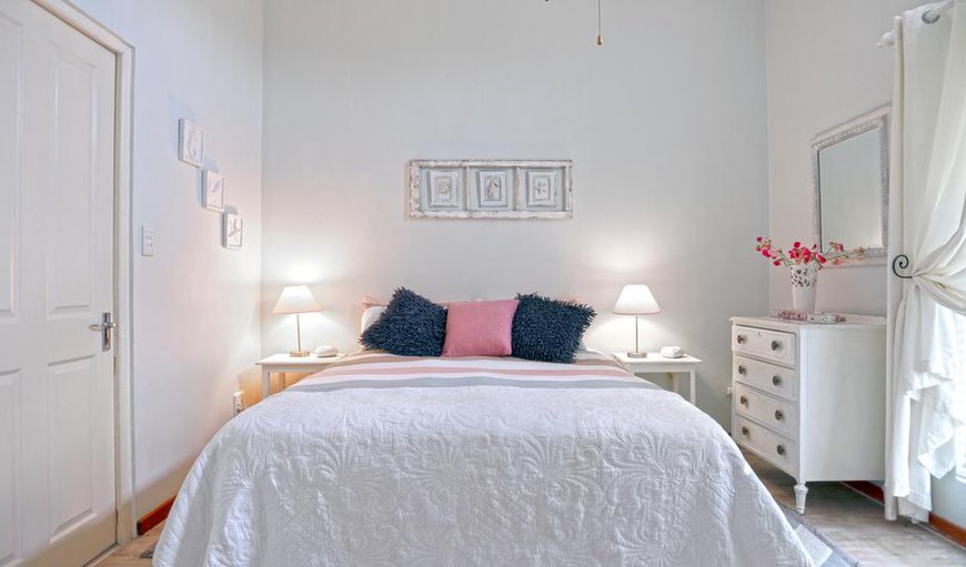 Fraai Uitzicht Struisbaai: Main Bedroom En-Suite
