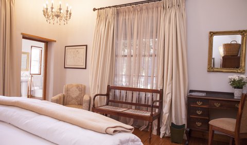 De Luxe East: The Bethesda bedroom
