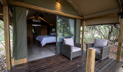Luxury Tent: Each luxury tent have their own deck with bushveld views