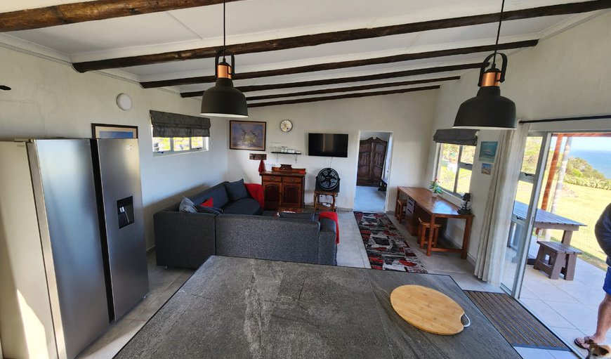 Buck's Bend: Dining/Lounge