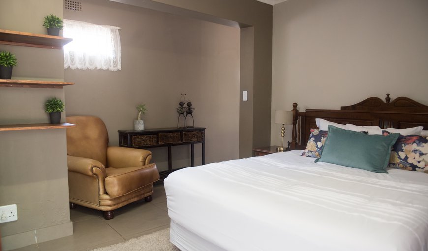 Queen Suite: The Queen Suite is a room with a view. Wrap yourself with Egyptian Cotton in this Queen Size slay bed. The en-suite bathroom boasts a walk in closet, free standing bathtub and walk in shower You can be assured to feel at home.