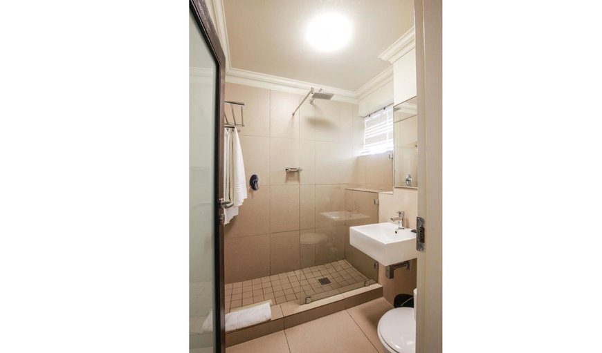 Deluxe Sea Facing King: Bathroom