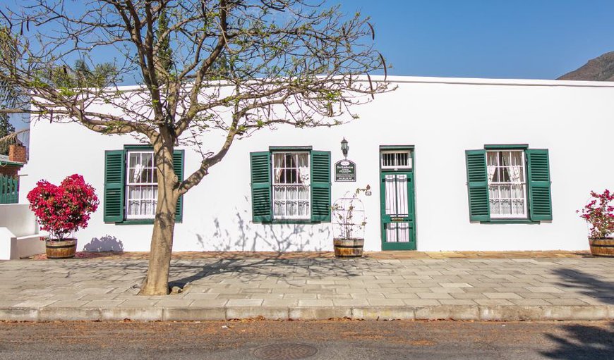 Welcome to 166 Cradock Street in Graaff Reinet , Eastern Cape, South Africa