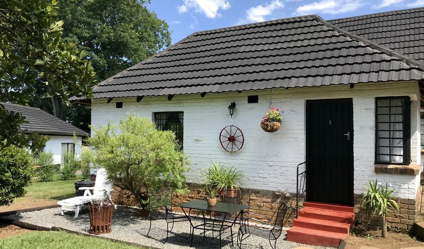 The Green Lantern - Cottage: Entrance to the Green