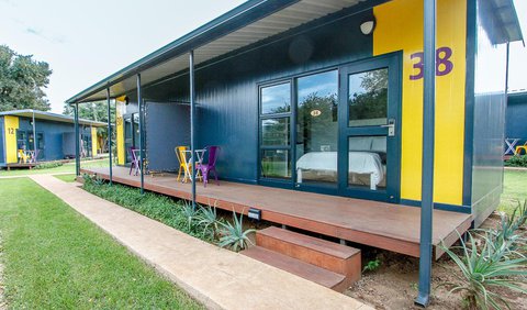 Double Room: Patio