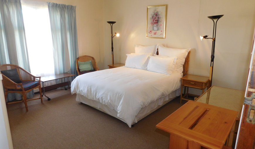 Large 3 Bedroom Cottage C67: Bedroom with Double Bed