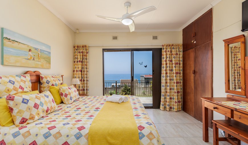 Siloam Holiday Home: Main Bedroom with Sea-View