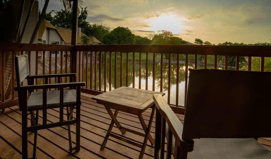 Superior Lake View Rooms: Watch the sunset on the deck