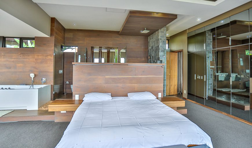 Leadwood Loop LEA001: Main bedroom with King size bed