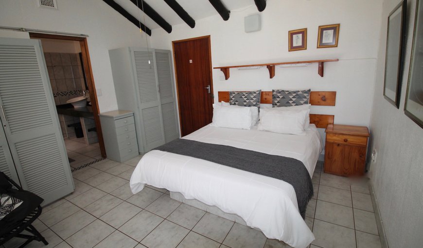 Uvongo Cabanas 13B: Bedroom with an en-suite