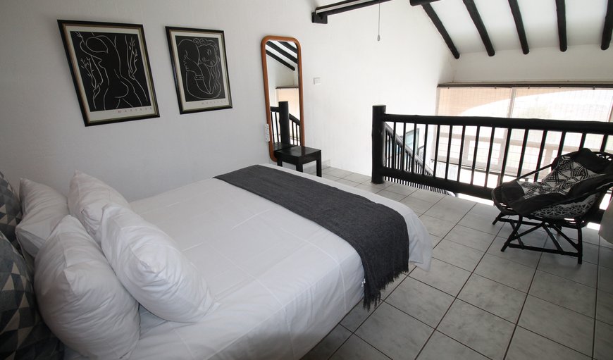 Uvongo Cabanas 13B: Main bedroom loft