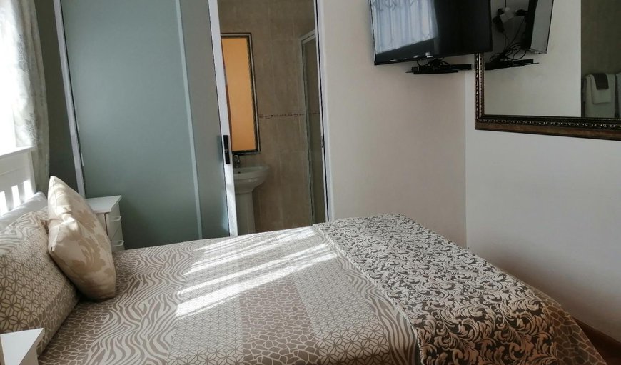 Double Room with Private Bathroom: Double Room with Private Bathroom
