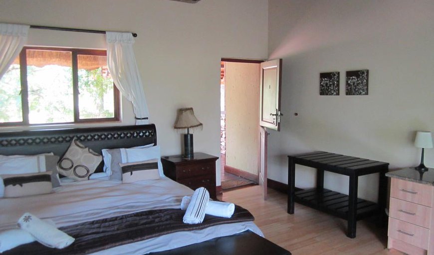 Mingwe Private Game Lodge: There are 4 en-suite bedrooms, each containing a king size bed