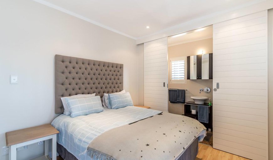 Getaway On The Canals: Bedroom 2