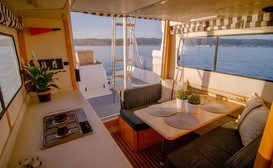 Knysna Houseboats image