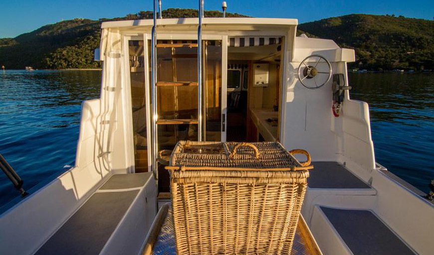 Barely-A-Wake: Knysna Houseboats