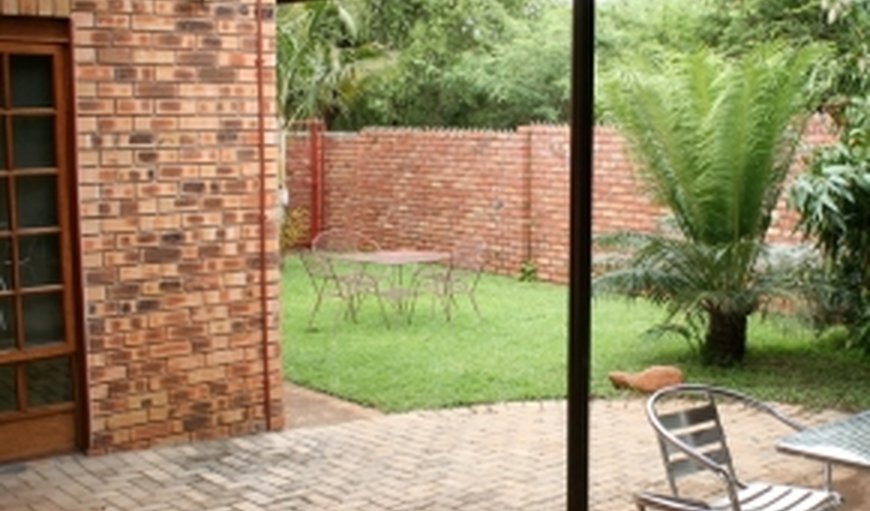 Tamboti 4-Standard Twin Self Catering: Tamboti 4 braai area