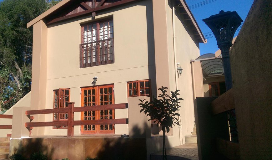 Hluhluwe Upstairs Studio Apartment: Front view of Upstairs Executive Apartment & Ground Floor Executive Apartment