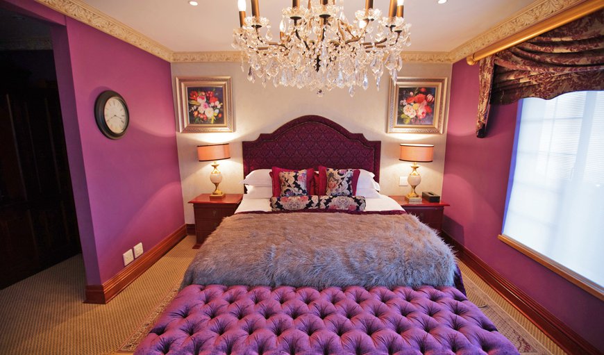 Suite 2 Purple Grande: Photo of whole room
