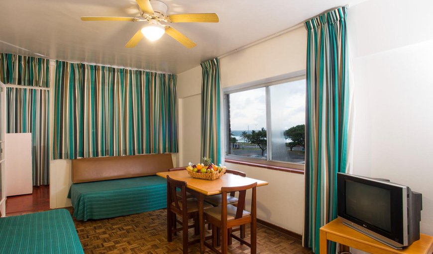1-4 Sleeper Apartment Sea Views: Seating area
