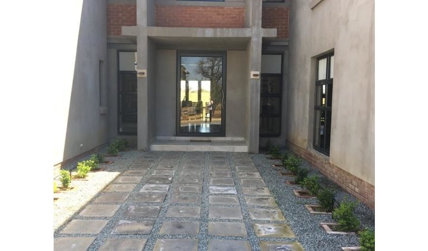 Greens and Dreams 314: Greens and Dreams 314 is a beautiful self catering holiday home situated on the Vaal de Grace Golf Course.