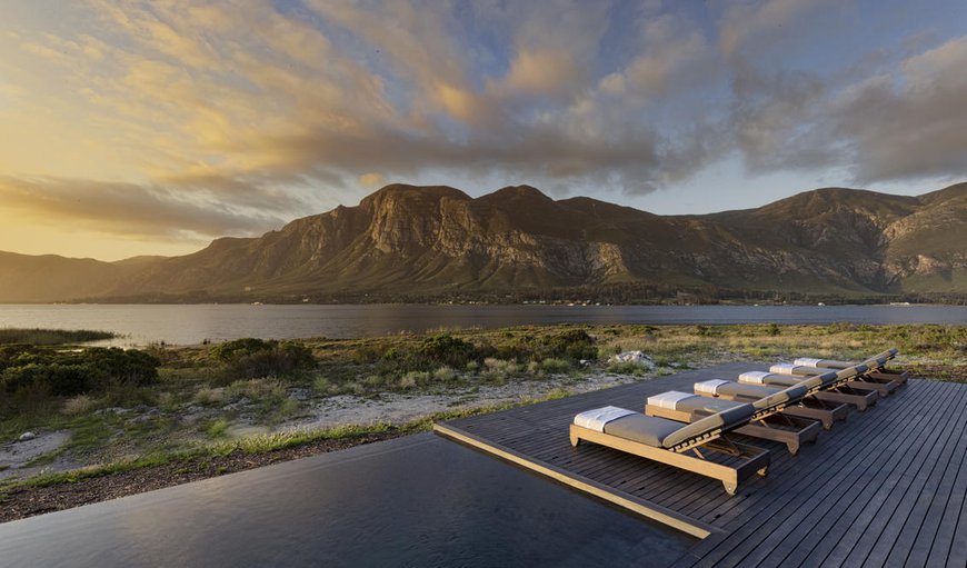 Perivoli Lagoon House is situated in a stunning, isolated,140ha wilderness of colourful Fynbos biome Perivoli Lagoon House is situated in a stunning, isolated,140ha wilderness of colourful Fynbos biome