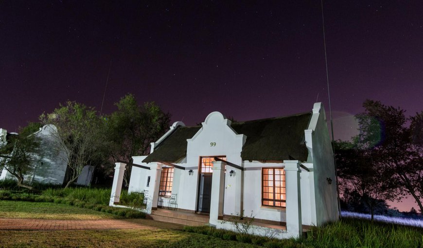 VIP Suites: VIP Suites - These suites are detached Cape Dutch units with thatched roofs