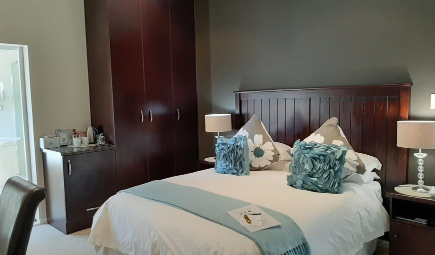 Executive Room: Executive Room - Each room is furnished with a queen size bed