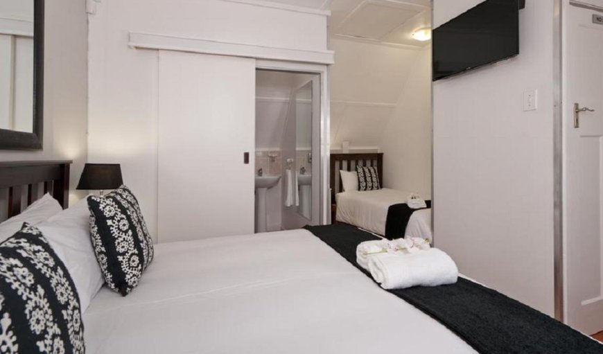 King or Twin Room - This 3-sleeper room is furnished with a King size bed that can be converted into twin beds, and a single bed King or Twin Room - This 3-sleeper room is furnished with a King size bed that can be converted into twin beds, and a single bed