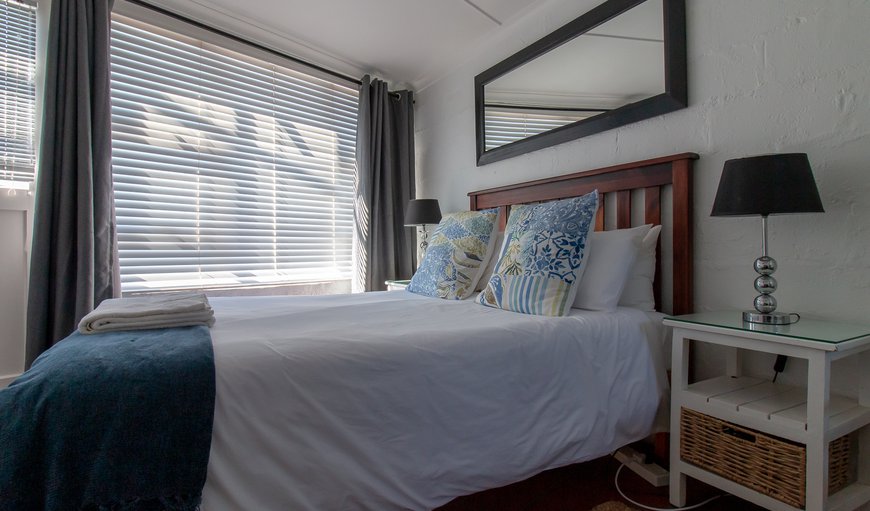 King or Twin Room - This 3-sleeper room is furnished with a King size bed that can be converted into twin beds, and a single bed King or Twin Room - This 3-sleeper room is furnished with a King size bed that can be converted into twin beds, and a single bed