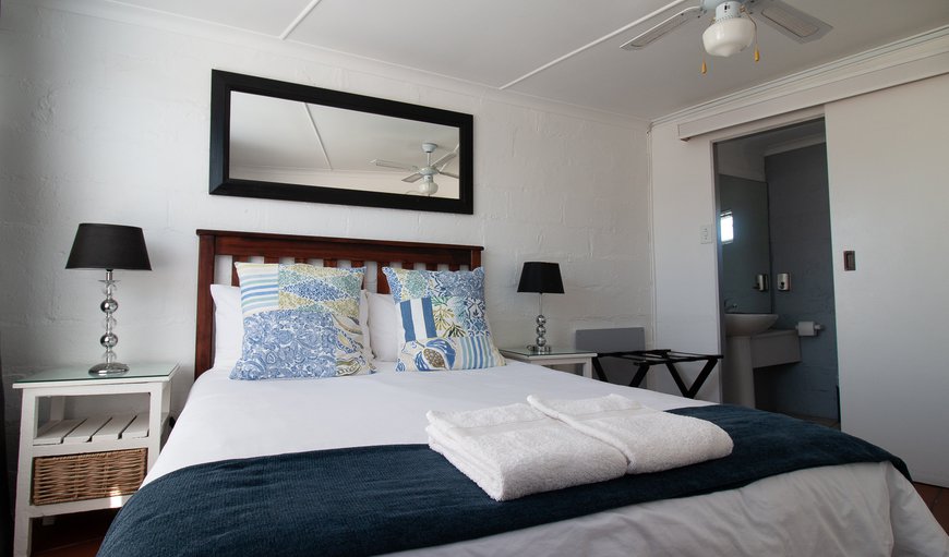 King or Twin Room - This 3-sleeper room is furnished with a King size bed that can be converted into twin beds, and a single bed King or Twin Room - This 3-sleeper room is furnished with a King size bed that can be converted into twin beds, and a single bed