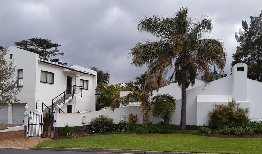 Welcome to 16 Rhodes-North Self-Catering Apartments in Stellenbosch, Western Cape, South Africa