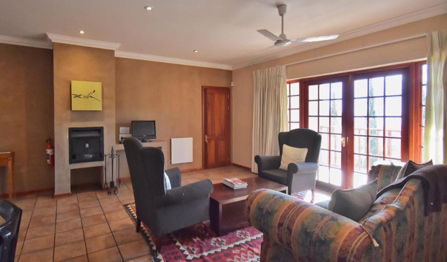 Dali Cottage: Dali Cottage - This unit offers a large lounge area