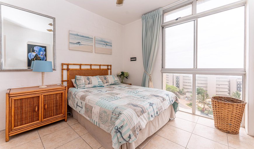 Amazing Sea View Apartment: Bedroom with Double Bed
