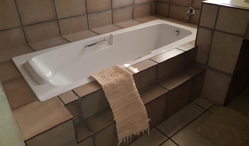 Kubu Khaya: The house consists of 4 bedrooms, 3 full bathrooms and 2 guest toilets