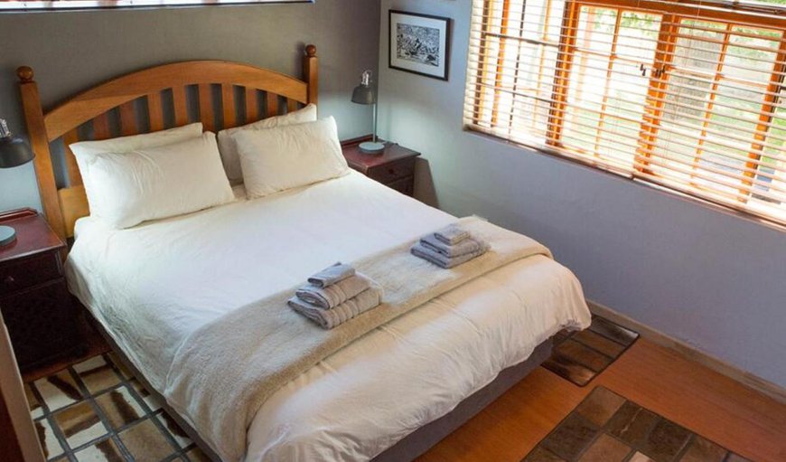 Pear Cottage: The main bedroom is furnished with a comfortable double bed