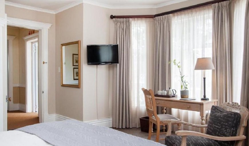 Delux Room: Queen room w/o breakfast - Each room is furnished with a queen size bed and a TV