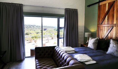 Room 6 – Luxury King: Room 6 - Bedroom View
