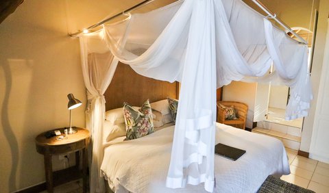 Premier King Double Room: Luxury King Rooms - These bedrooms consists of a king size bed or twin beds