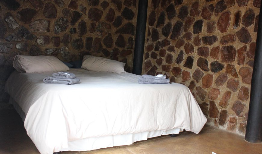 ElandsKloof - Two of the bedrooms have a double bed each, while one room has 2 single beds and a sleeper couch ElandsKloof - Two of the bedrooms have a double bed each, while one room has 2 single beds and a sleeper couch