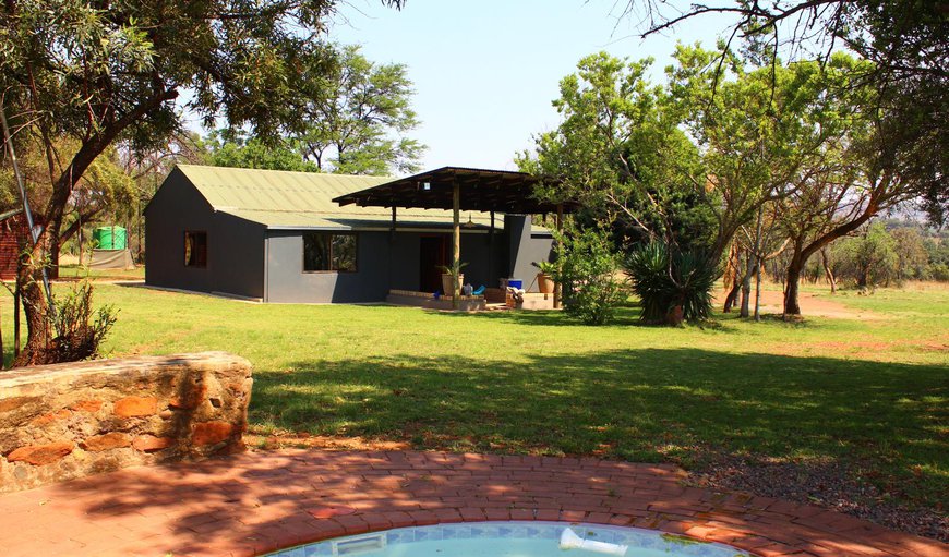 Blouwildebees Uitsig: Blouwildebees Uitsig - This unit features its own adult splash pool with outside braai area