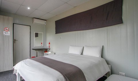 Family Room: Bed
