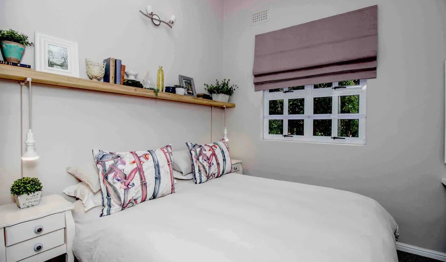 Protea Cottage: Protea Cottage - There is a king size bed in the 1 room and a queen size bed in the other room