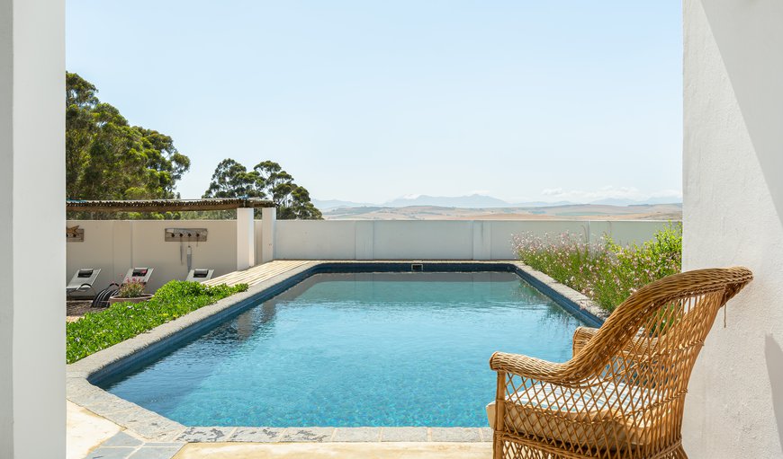 Abbotts Hill Farmhouse: Abbotts Hill Views and Swimming Pool