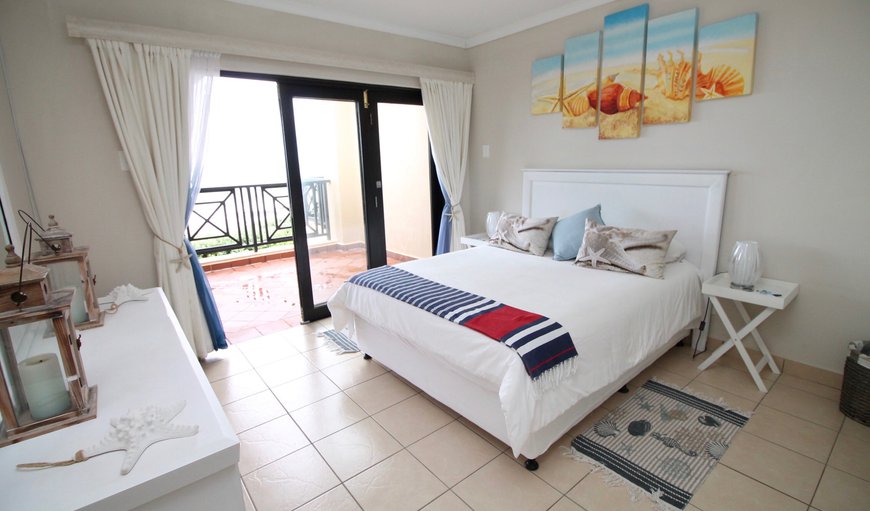 Bondi Beach 60: Main Bedroom with Queen Size Bed