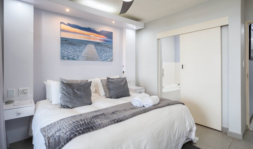 Laguna La Crete 8: Main Bedroom